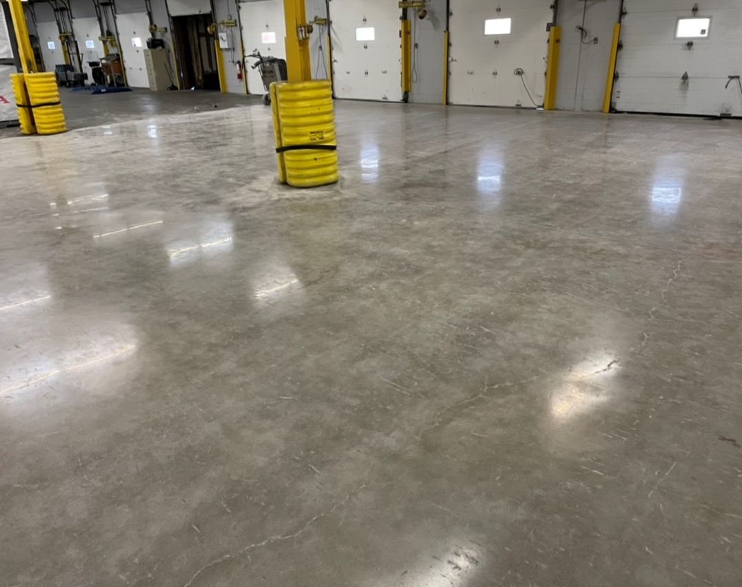 Concrete polished
        floors in automative workshop